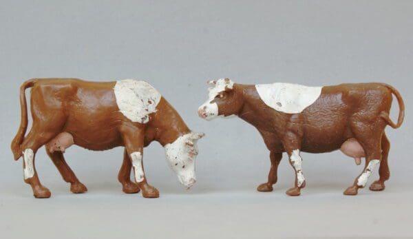 SOLD Crescent Larger Farm Animals - Cows Standing & Feeding