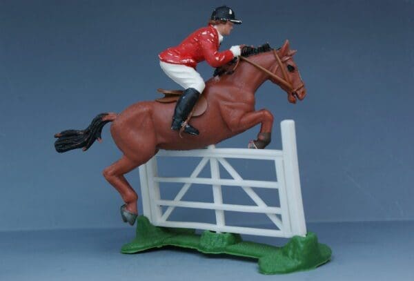 SOLD Britains Showjumper - CHESTNUT BROWN Plastic Horse