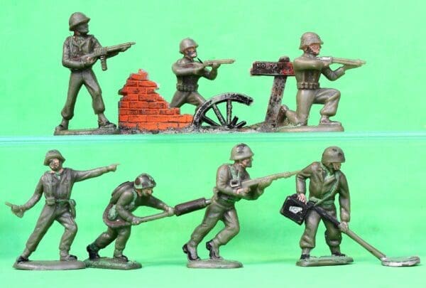 SOLD Hilco 'War Games' Soldier & Mortar Alley