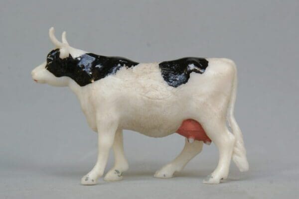 Hilco Farmyard Standing Cow (Herald Copy) - BLACK Markings - Image 3