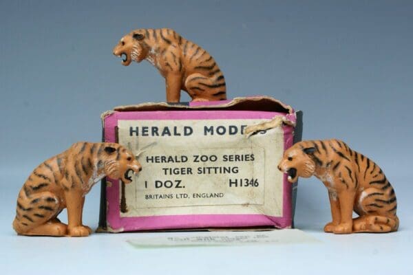 SOLD Herald Zoo Series Tiger Sitting - Trade Box