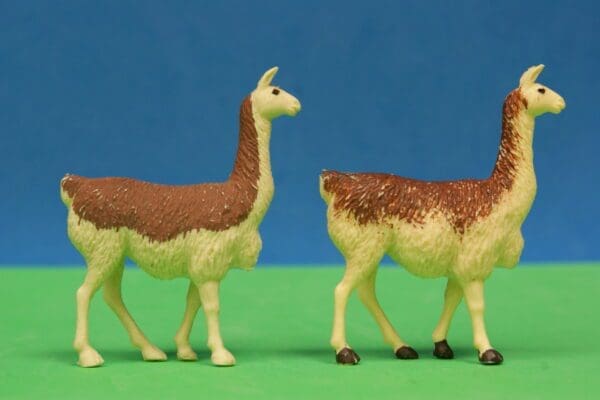 SALE! Britains Zoo Series Llama - UNPAINTED Hooves!