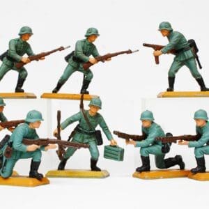 SOLD Deetail German Infantry - Early BROWN Bases