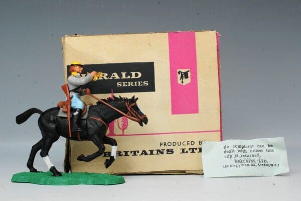 SOLD Britains "Eyes Right" Confederate Bugler - VNM Tatty Box