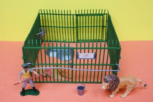 SOLD Britains Zoo Cage 'A' plus Lion Family