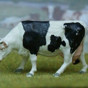 SOLD Herald Cow Feeding - Early SMOOTH Plastic