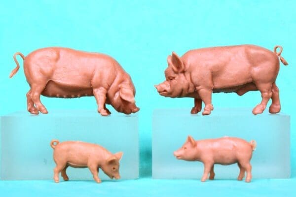 NEW! Britains ©1971 Large White Pigs & Piglets - TAN Plastic