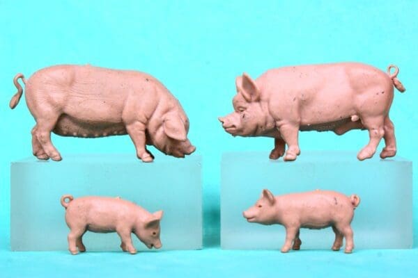 Britains Farm ©1971 Large White Pigs & Piglets - PINK Plastic