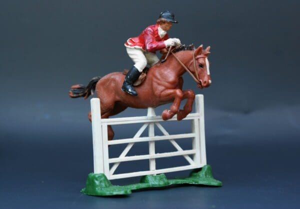 SOLD Britains Showjumper - CHESTNUT BROWN Plastic Horse!