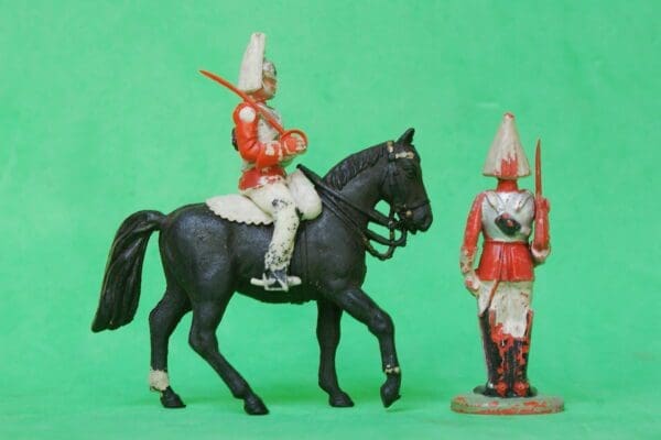 Herald Life Guard Trooper Mounted - Early WHITE Plastic! - Image 4