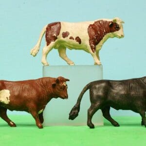 SOLD Herald Farm Animals - Set of Bulls