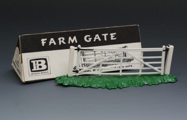 SOLD Herald Farm Gate WHITE Mint Boxed