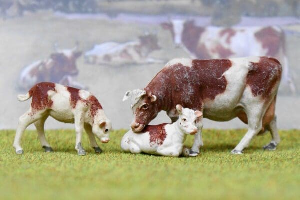 SOLD Herald Ayrshire Cow & Calves TEXTURED Plastic