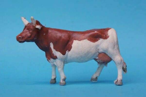 SOLD Cherilea 60mm Farm Cow - RARE Colour Variant!