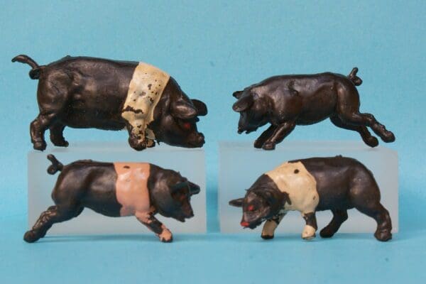 SALE! Cherilea 60mm Farm Saddleback Pigs & Piglets