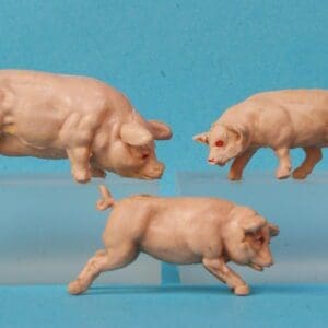 SALE! Cherilea 60mm Farm Large White Pig & Piglets
