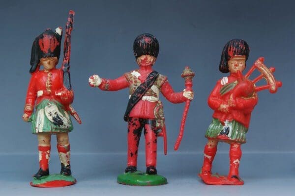 SOLD Charbens Regimental Figures Highlanders etc