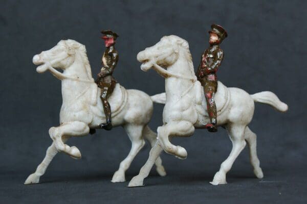 Airfix Pair Mounted Horse Guards in Service Dress