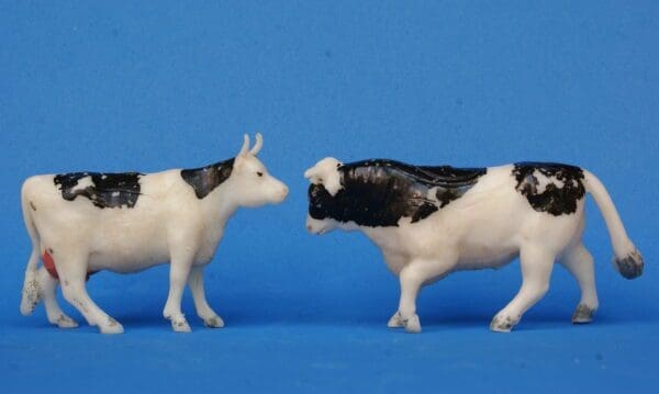 Hilco Plastic Bull & Cow (Herald Copies) - BLACK Markings - Image 3