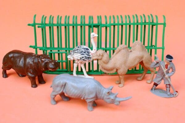 SOLD Timpo Zoo Cages & Animals No.10