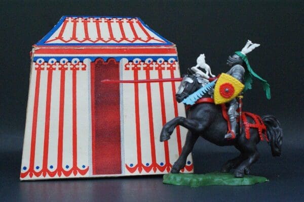 SOLD Swoppet C15th Knight Defending - Tent Pack