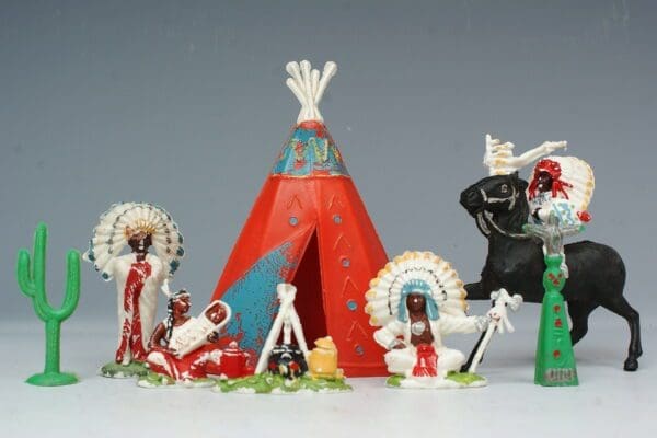 SOLD Speedwell/UNA Set of Camp-fire Indians & Mounted Chief #1