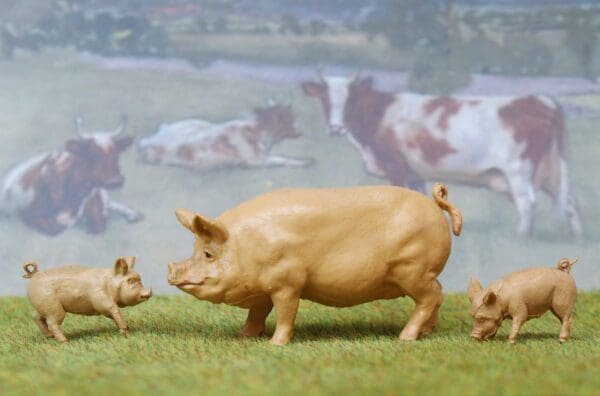 SOLD Herald Buff Pig Sow & Piglets - SMOOTH Plastic!