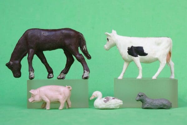 NEW! Speedwell Farmyard Models Rare Cat, Cow, etc - Image 3