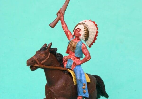 SOLD Deetail Mounted Indian Chief with Rifle - VGC