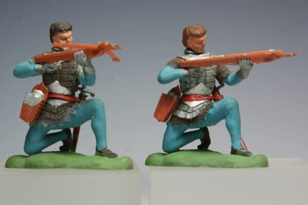 SOLD Swoppet Knights Cross-bowman Reverse Colour Scheme - Image 2