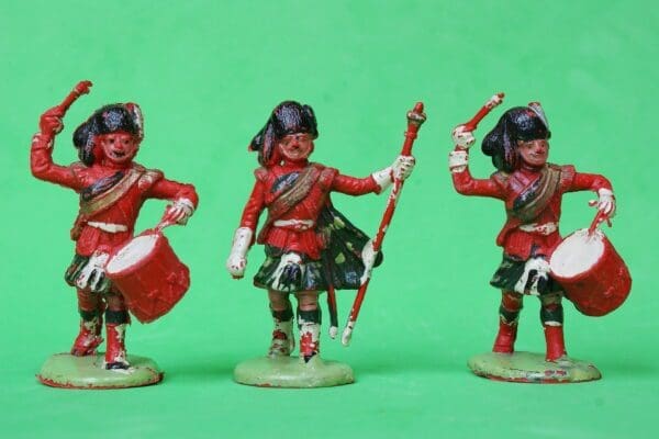 SOLD Cherilea 54mm Highland Bandsmen - PALE Green Bases