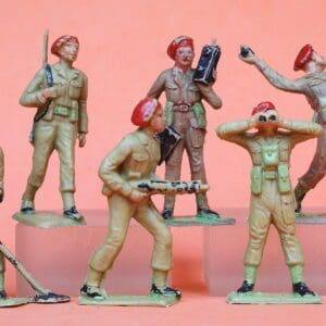 NEW! Cherilea 60mm Set of British Paratroopers - SAND Plastic