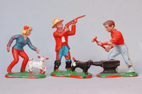 Crescent 60mm Farm Workers - 3 Models