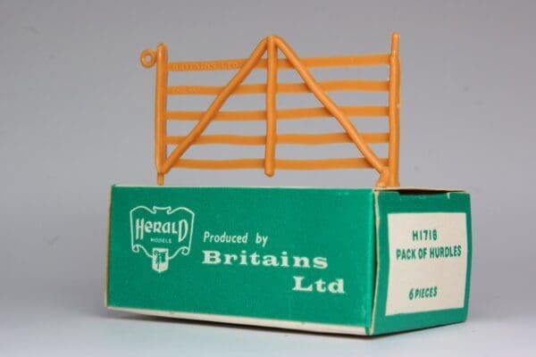 SOLD Herald Pack of 6 Hurdles H1718