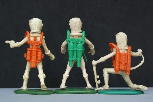 Cherilea Swoppet Spacemen - CREAM Plastic - Image 3