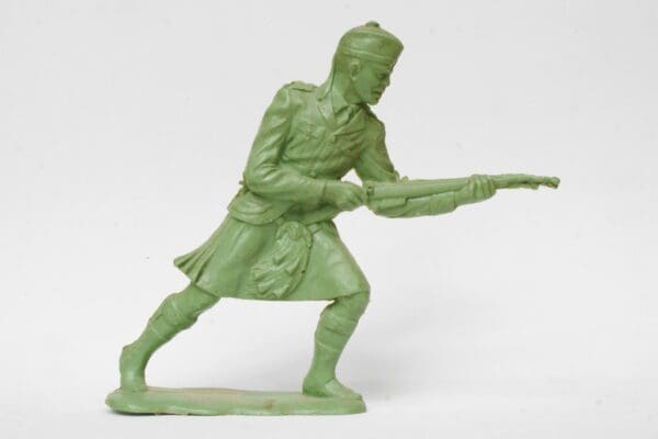 Marx UK 6-inch Scottish Soldier Advancing