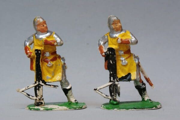 SOLD Cherilea 54mm Pair Sheriff's Men-at-Arms - WHITE Plastic