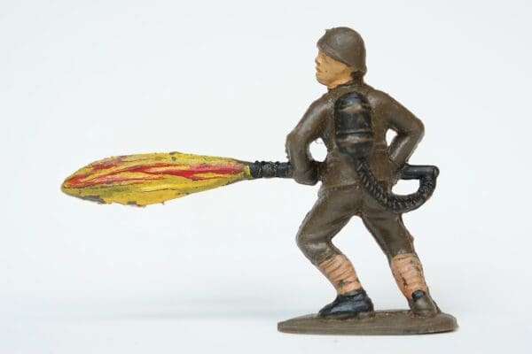 Charbens Korean Soldier with Flame-thrower - Image 2