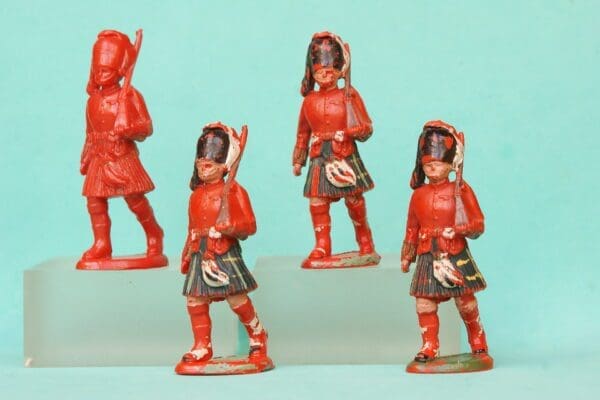 SOLD Herald Zang Scotsmen Marching with Rifle (Fixed Arm)