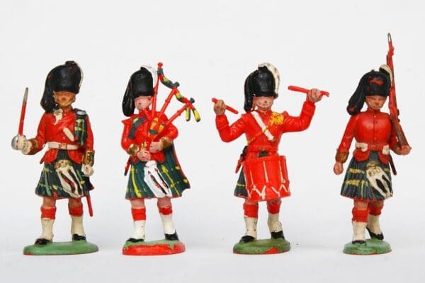 NEW! Herald Military Gordon Highlanders - Loose Set #1