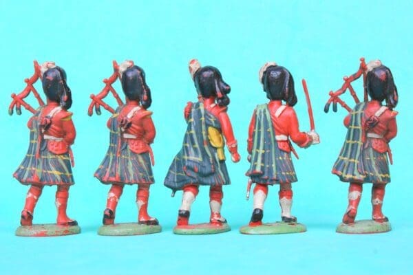 NEW! Herald Military Gordon Highlanders - Group of 5 - Image 3