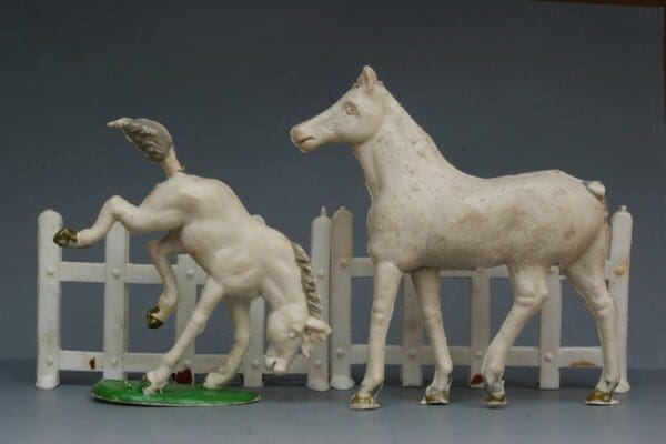 SOLD Cherilea Farm Horse and Bucking Colt - WHITE Plastic! - Image 3