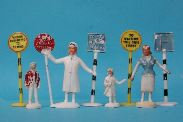 Barrett & Sons Road & Garage Figures and Traffic Signs