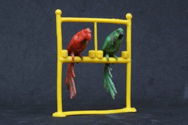 SOLD Taylor & Sons RARE Parrots on Stand (Plastic 1/32 scale)