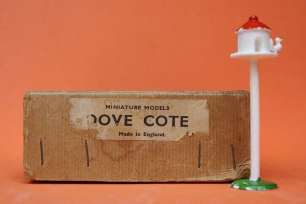Taylor & Sons Farm Series Dovecote - Trade Box