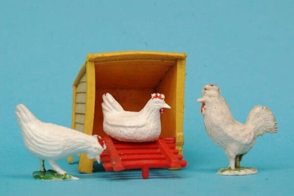 NEW! Taylor & Sons Hen Coop, Broody Hen, Feeding Hen & Cockerel