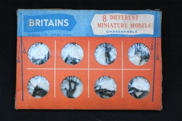 SOLD Britains Lilliput "OO/HO" Series Khaki soldiers Wallet Pack