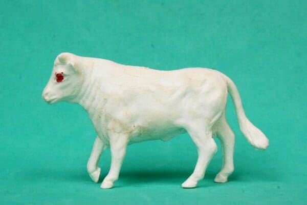 SOLD Speedwell Farmyard Models - Rare WHITE Bull