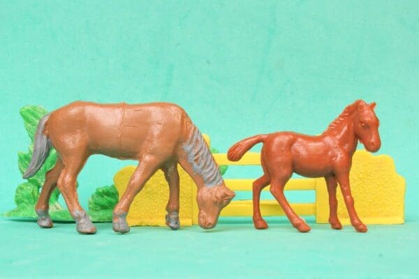 SOLD Speedwell Farm Horse & Foal - Brown Plastic #1