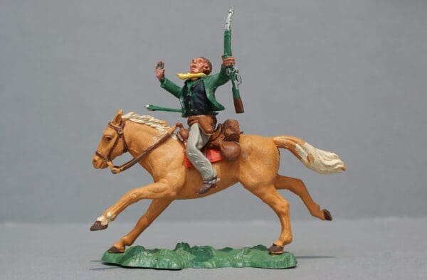 SOLD Herald Swoppet Mounted Wounded Cowboy - DARK GREEN Torso - Image 3